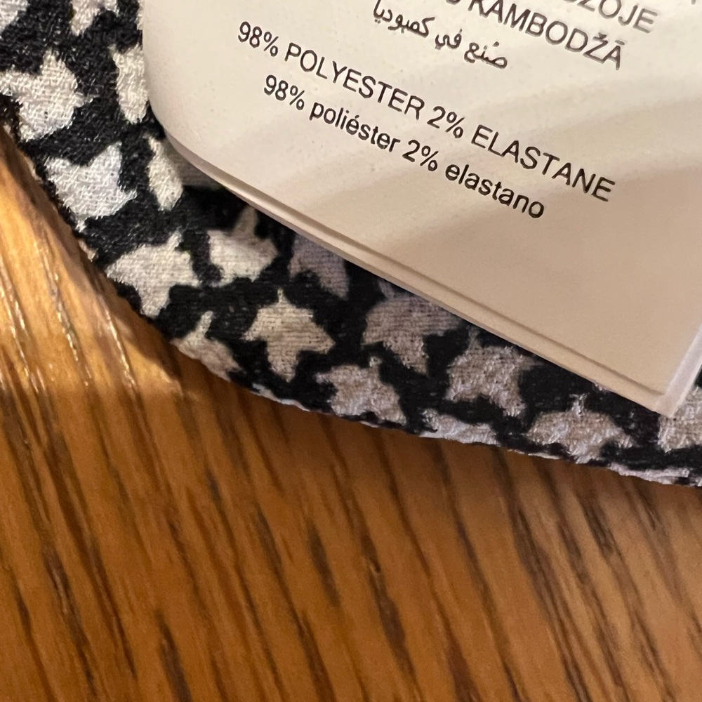 Michael Kors Breezy On/Off Shoulder Top 1X -NWT ⛱️ - Picture 4 of 12